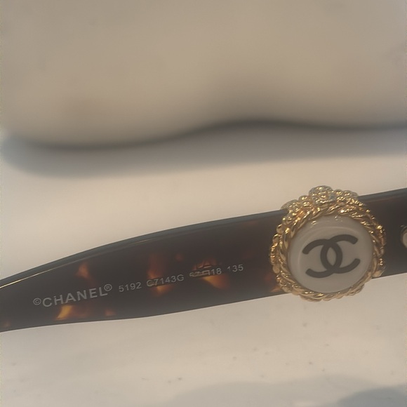 Chanel sunglasses - Picture 14 of 14